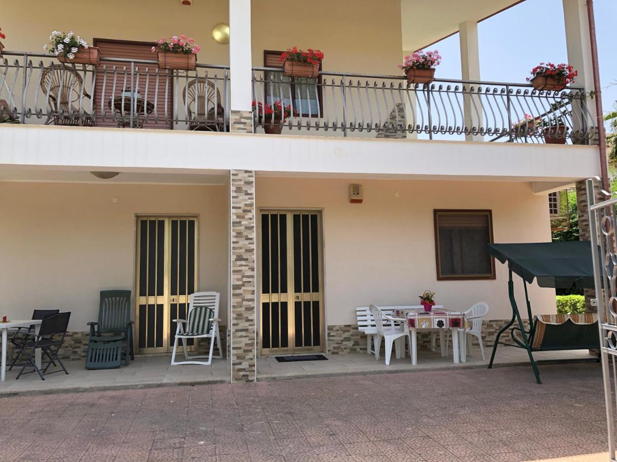 La Maison De Daniele Et Maria Apartment Fontane Bianche Exterior foto